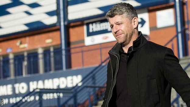Motherwell manager Stephen Robinson leaves Hampden