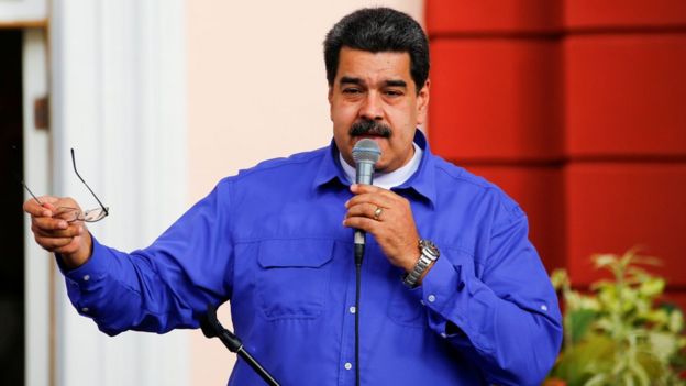 O presidente da Venezuela, Maduro, fala durante um comício no Dia dos Estudantes Universitários, em Caracas
