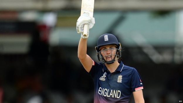 அரைச்சதம் அடித்த ஸ்கிவர்