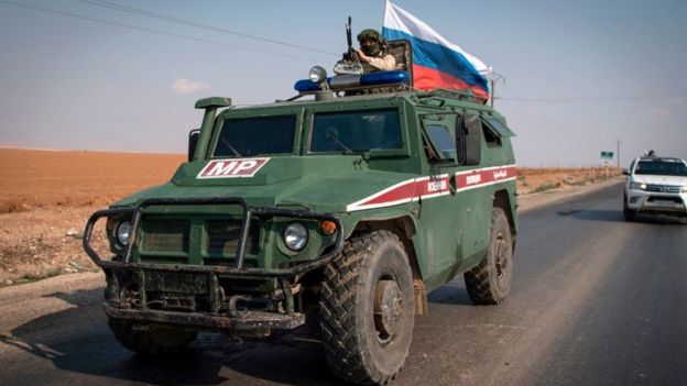 Soçi mutabakatı kapsamında Suriye - Türkiye sınırındaki ortak devriye görevlerine katılacak Rus askeri polisi, Kamışlı yakınlarına konuşlandırıldı.