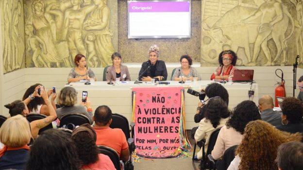 Marielle Franco em debate na Câmara sobre Violência contra mulheres em 3 de maio de 2017