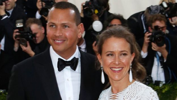 Anne Wojcicki con su expareja Alex Rodriguez