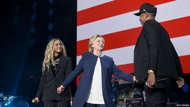Msanii wa muziki Jay Z, na mkewe Beyonce wakati wa kampeni za Hillary Clinton