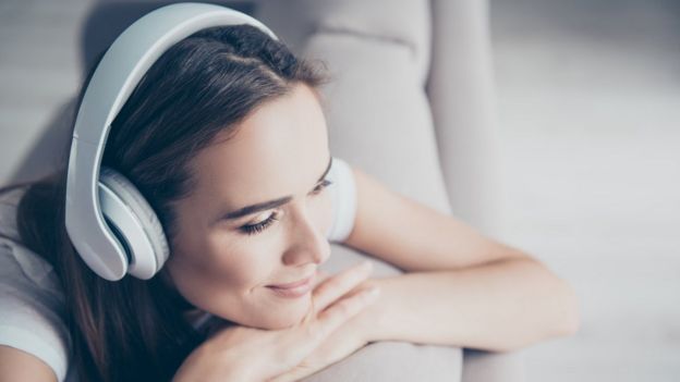 காதை கூலாக்கும் உலகின் முதல் ஹெட்போன் - எப்படி செயல்படுகிறது?