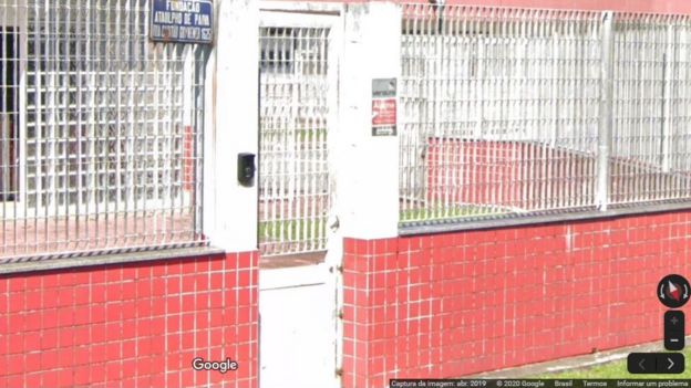 Reprodução de imagem do Google Street View mostra grades e placa: 'Fundação Ataulpho de Paiva'