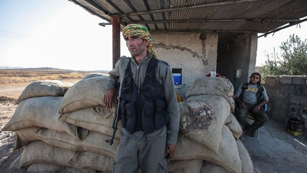 YPG döyüşçüsü