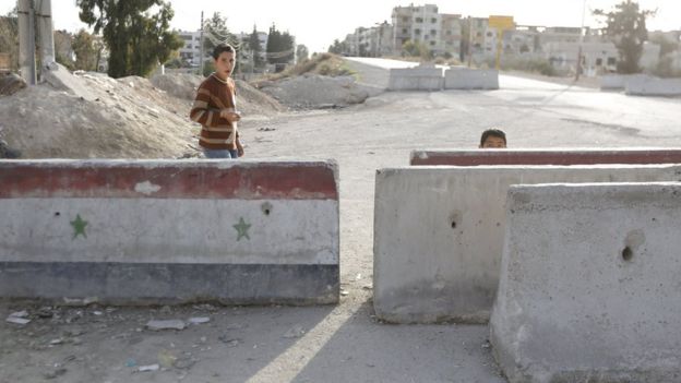 Government barricades in Muadhamiya, Syria
