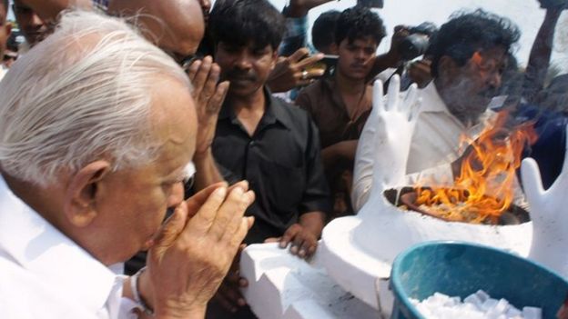 ''தமிழ் மக்கள் எங்கிருந்தாலும் ஓரணியில் ஒற்றுமையாகத் திரள வேண்டும்''