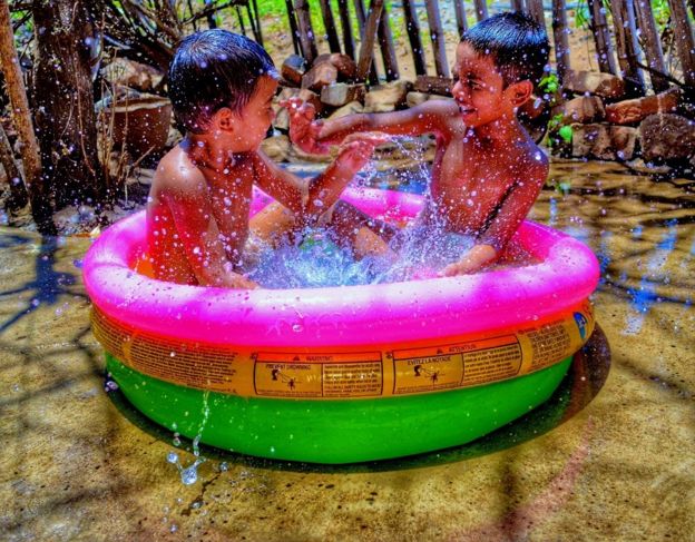 நீரின்றி அமையாது மகிழ்ச்சி - பாஸ்கரன்