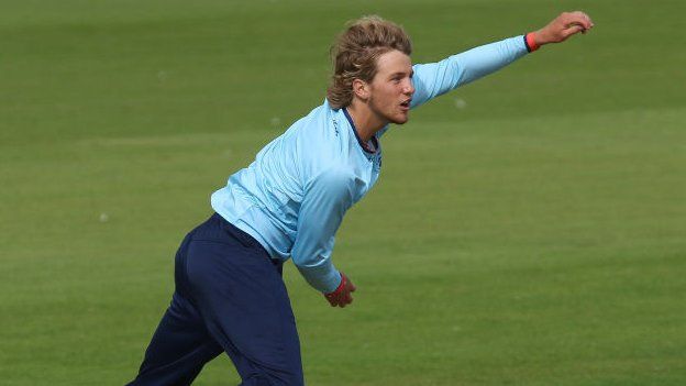 Teenage Essex leggie Luc Benkenstein ended with 6-42 in only his third List A game for Essex