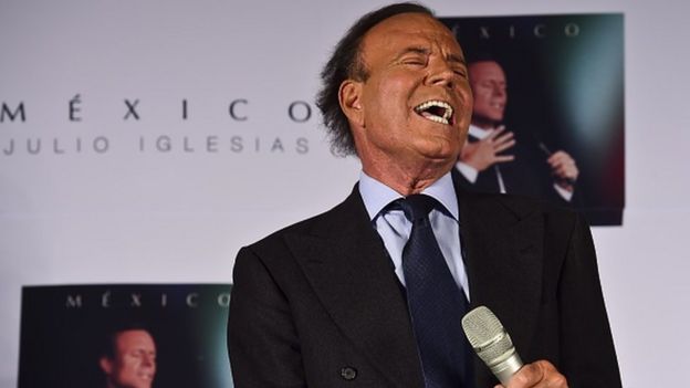 Julio Iglesias.