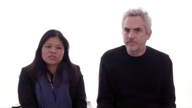El director mexicano Alfonso Cuarón con Marcelina Bautista