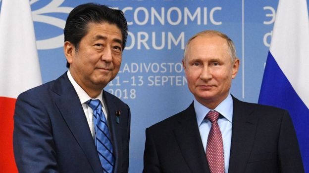Vladimir Putin y el primer ministro japonés, Shinzo Abe