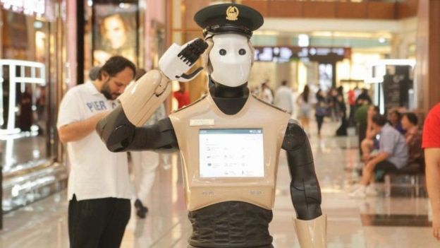 Roboti inayohudumu kama polisi yazinduliwa Dubai