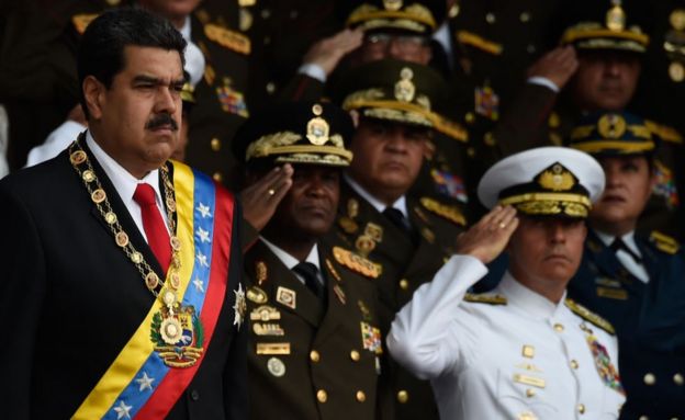 Maduro junto a la Guardia Nacional.