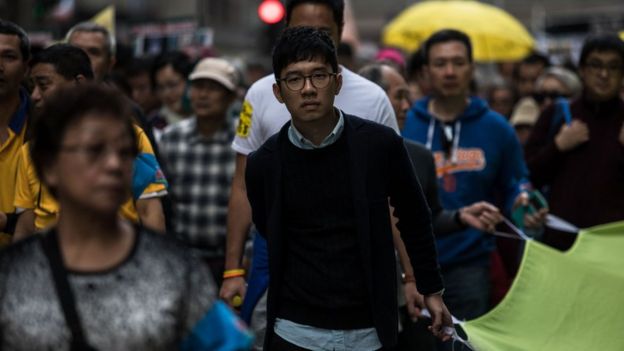 中国政治迫害观察-香港数千民主派元旦游行 抗议北京释法