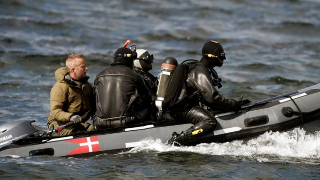 Diversfrom the Danish Defence Command on board a boat in Koge Bugt near Amager in Copenhagen, Denmark (22 August 2017)