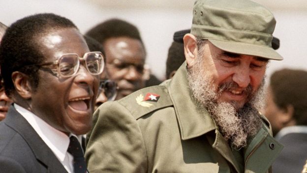 Robert Mugabe con Fidel Castro