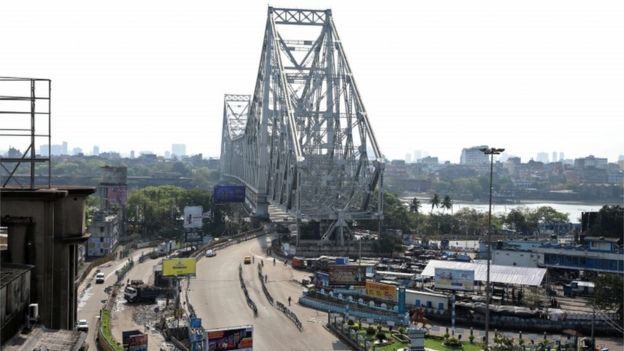 Empty roads in Kolkata