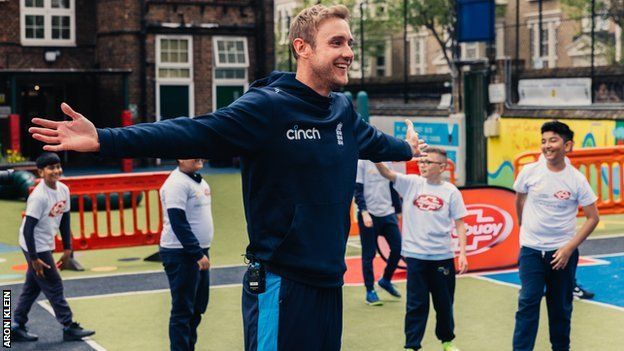 Stuart Broad at a Chance to Shine event at Hague Primary School in Bethnal Green