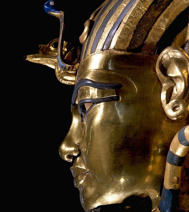 Máscara mortuária de Tutankamón