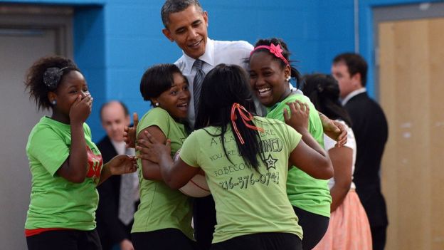 Obama con jóvenes en Cleveland