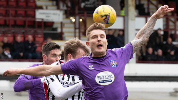 It was a keenly-contest game at East End Park