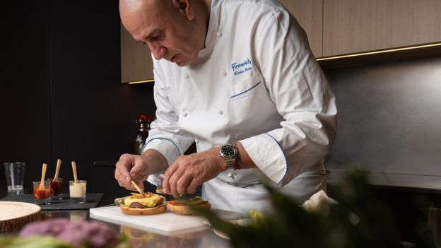 AI: Why chefs are turning to artificial intelligence - BBC News