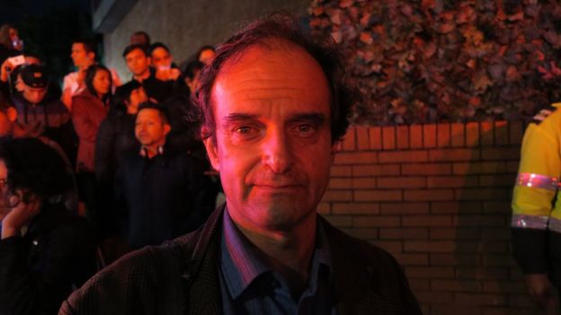 El canadiense Richard Emblin estaba en una sala de cine dentro del centro comercial cuando escuchó la detonación.