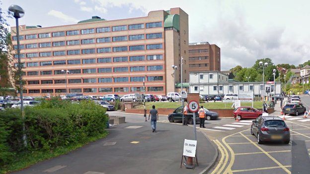 Probe into baby's death at Newport's Royal Gwent Hospital - BBC News