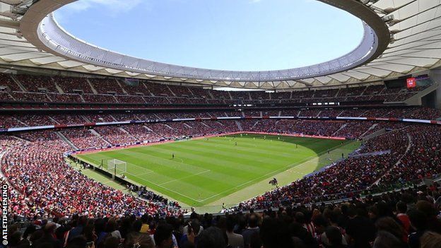 Women's football: Record crowds and record breakers - BBC Newsround