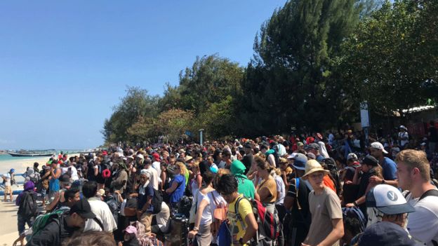 Tourists await evacuation on Gili Trawangan