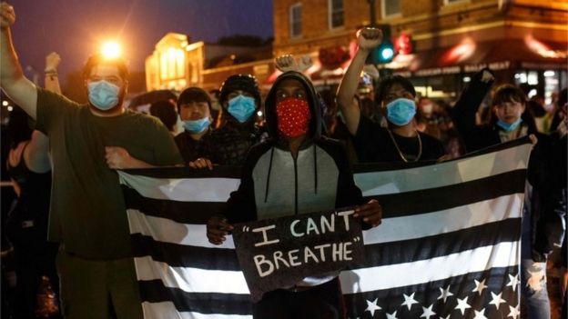 Manifestantes en Minneapolis