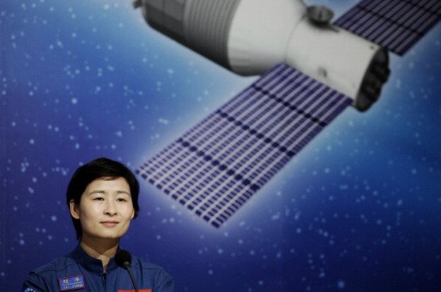 Çin'in ilk kadın astronotu Liu Yang