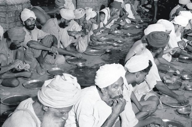 Sikhs en un campo de refugiados en 1947