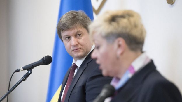 Міністр фінансів Олександр Данилюк і глава Нацбанку України Валерія Гонтарєва під час прес-конференції з приводу націоналізації "ПриватБанку". Київ, 19 грудня 2016 р.