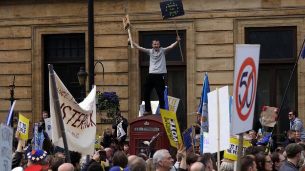 Manifestantes en la marcha contra el Brexit.