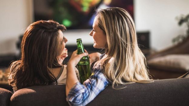قد نميل إلى اختيار شركاء الحياة الذين يركزون على محاسننا ويتغافلون عن عيوبنا