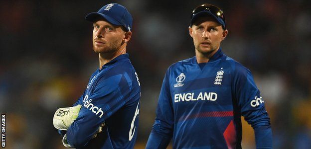 Jos Buttler & Joe Root look dejected during 2023 World Cup