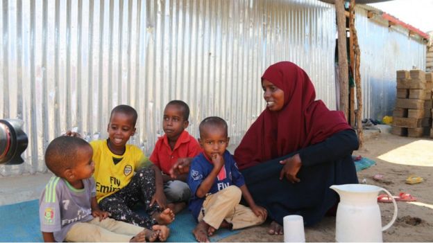 Faadumo oo ku dhalatay xeryaha Dhadhaab ayaa Soomaaliya ku noqotay iyadoo caruur wadata
