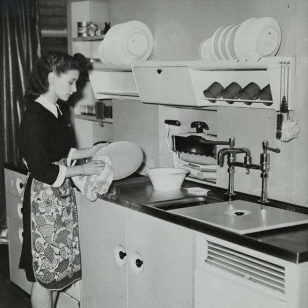 Tras la II Guerra Mundial, los productos sintÃ©ticos se hicieron ubicuos en los hogares de gran parte del mundo.