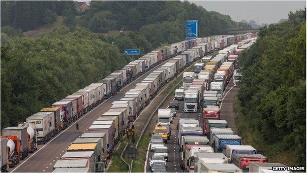 Operation Stack Junctions 8 11 on M20 closed BBC News