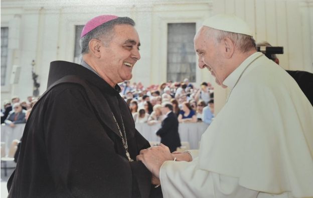 Obispo Salvador Rangel con el papa Francisco.
