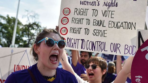 Mujeres protestan por la despenalización del aborto.