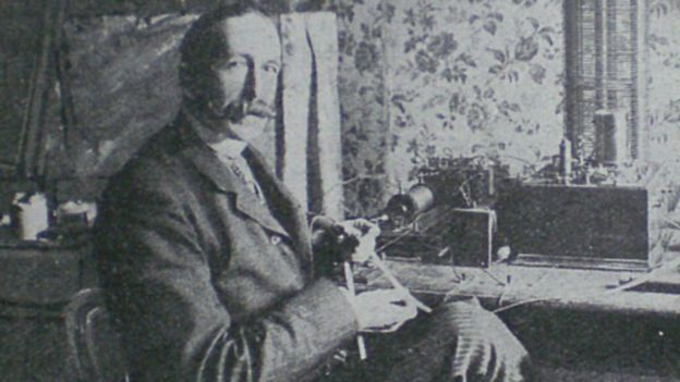 Nevil Makelyne.