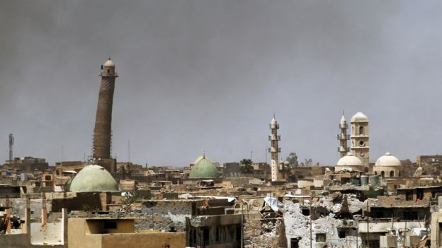Battle for Mosul: IS 'blows up' al-Nuri mosque _96585734_mediaitem96585733