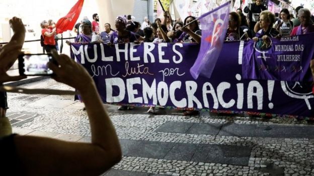 Mulheres protestam contra Bolsonaro