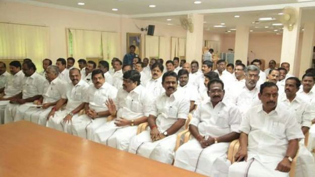 அதிமுக நிர்வாகிகள்