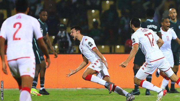 Youssef Msakni celebrates his goal for Tunisia