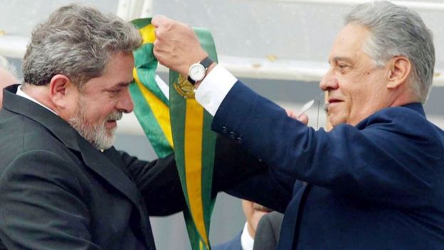 Lula (esq.) e Fernando Henrique Cardoso (dir.)